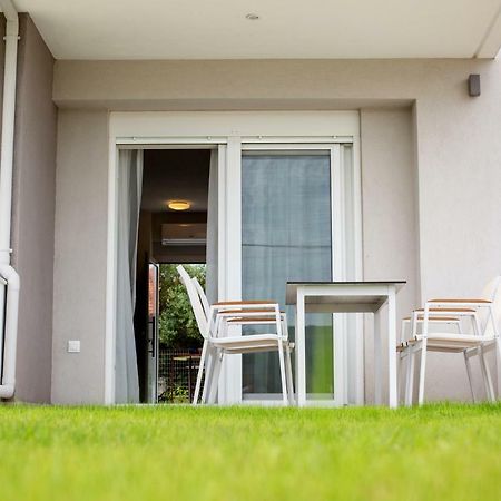 The Papoutsakis Apartments Nikiti  Zewnętrze zdjęcie
