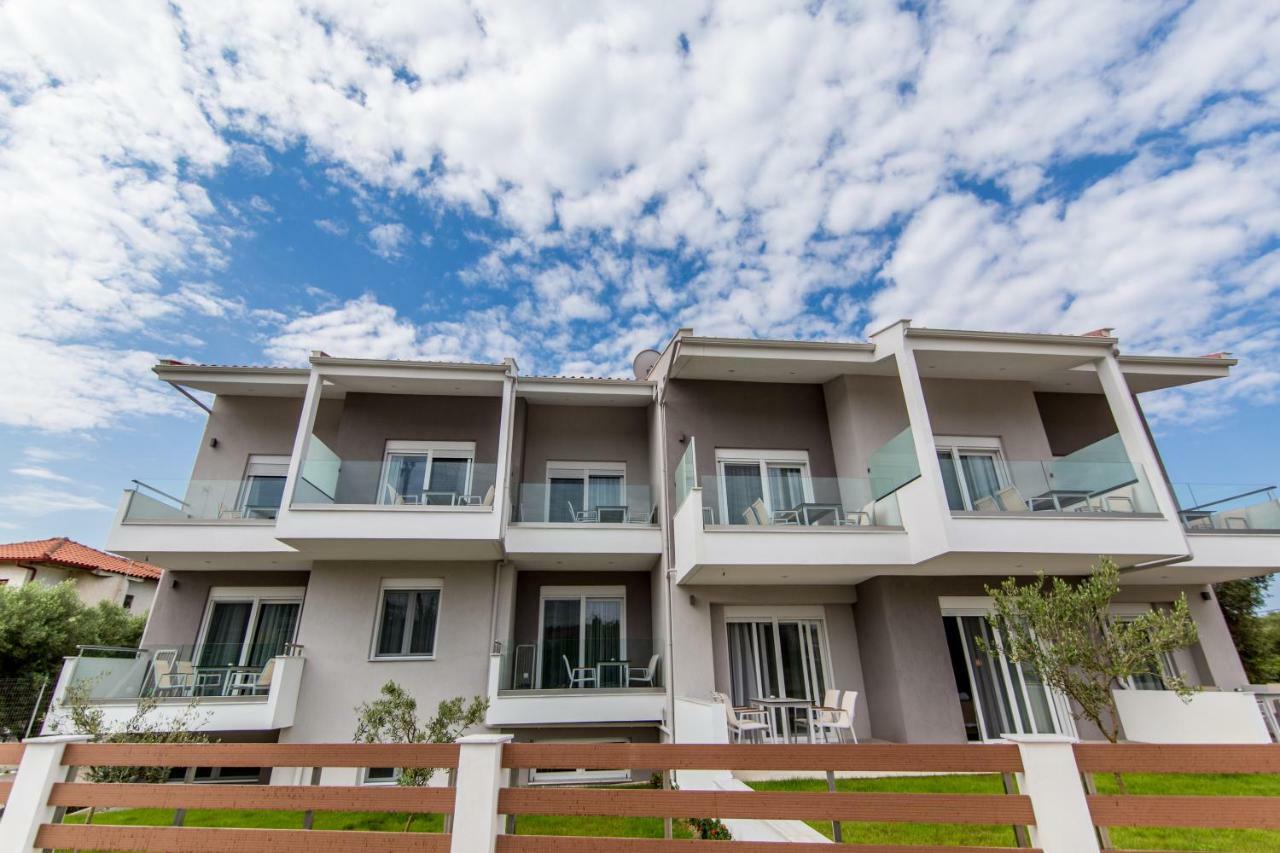 The Papoutsakis Apartments Nikiti  Zewnętrze zdjęcie