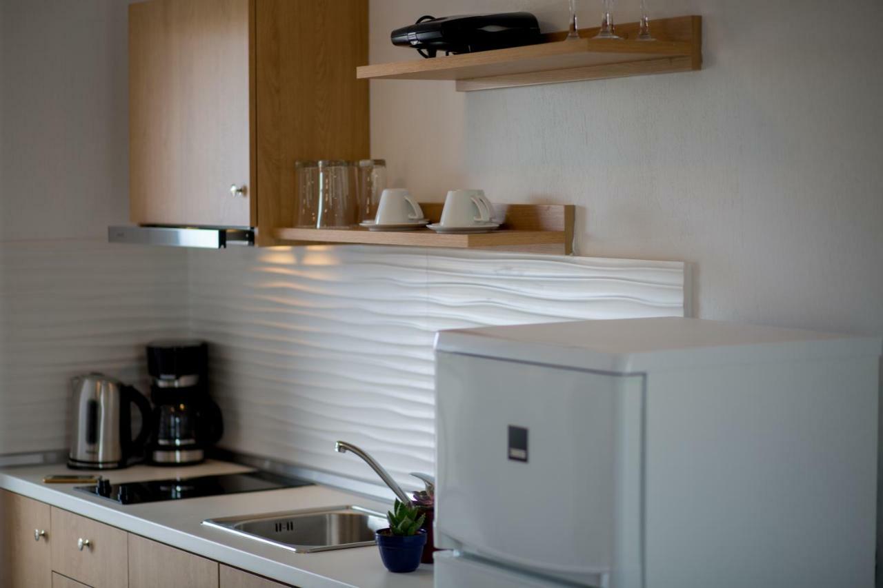 The Papoutsakis Apartments Nikiti  Zewnętrze zdjęcie