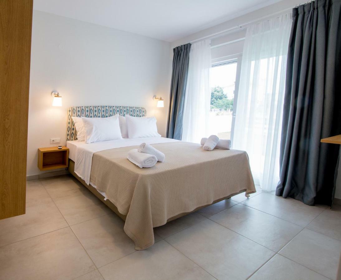 The Papoutsakis Apartments Nikiti  Zewnętrze zdjęcie
