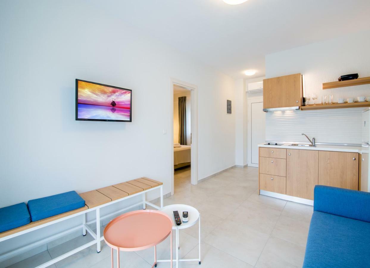 The Papoutsakis Apartments Nikiti  Zewnętrze zdjęcie