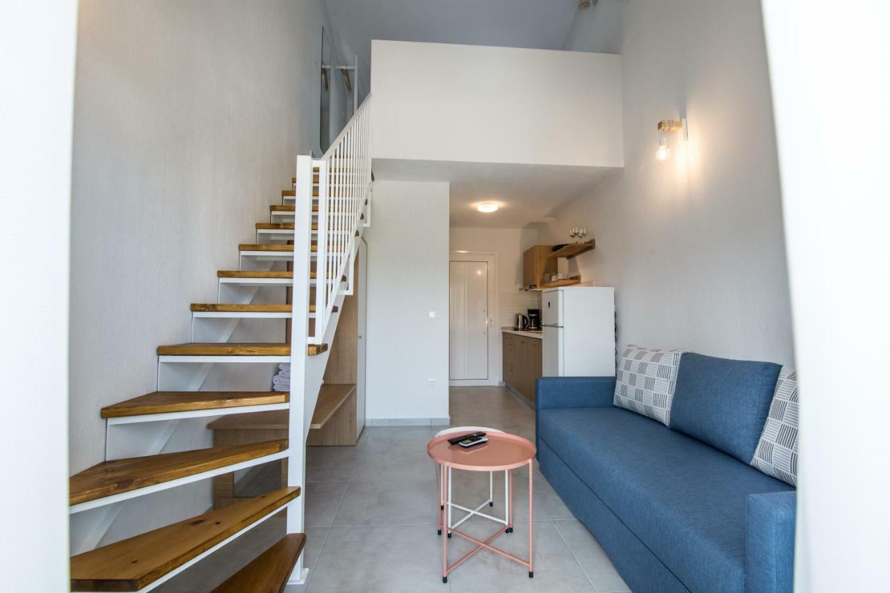 The Papoutsakis Apartments Nikiti  Zewnętrze zdjęcie