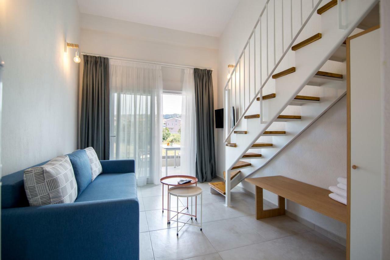 The Papoutsakis Apartments Nikiti  Zewnętrze zdjęcie